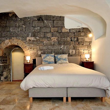 مبيت وإفطار أندوز La Tour De Pezene المظهر الخارجي الصورة