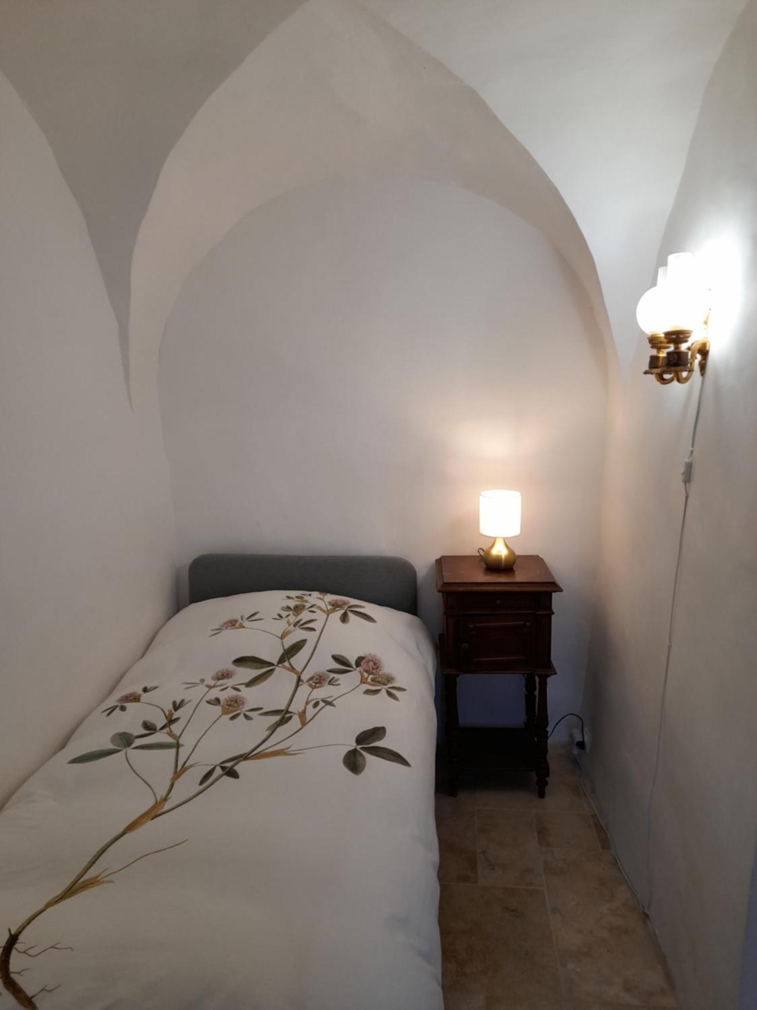 مبيت وإفطار أندوز La Tour De Pezene المظهر الخارجي الصورة